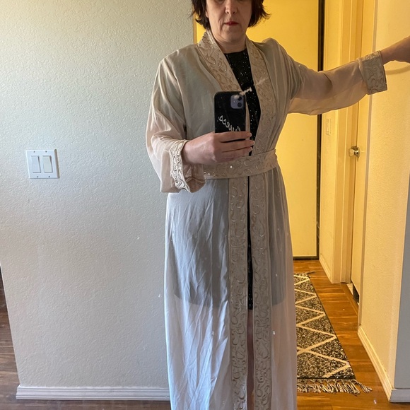 Abaya . Kaftan . Duster - Picture 2 of 2